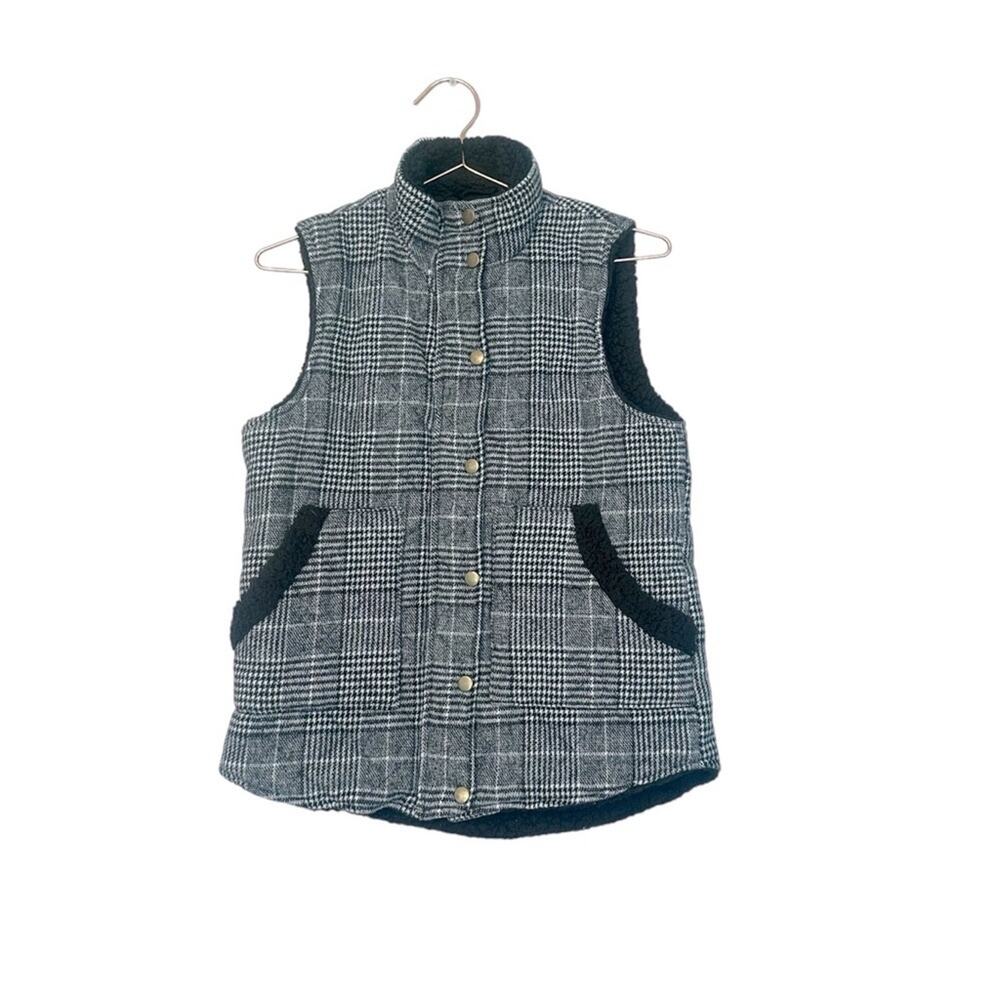 Miami Black and white plaid fluffy vest size small - Picture 1 of 6